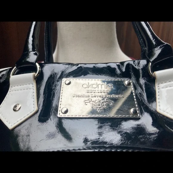 AKDMKS Black and White Handbag - Picture 7 of 9
